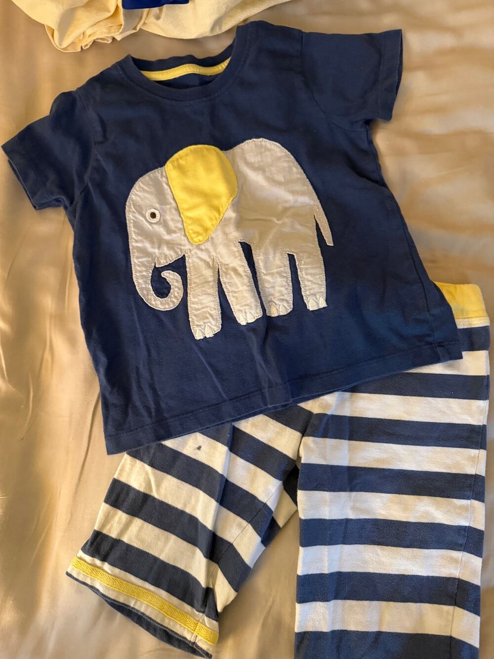 Mini Boden blue elephant shirt and stripe shorts size 2-3